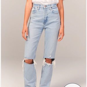 Abercrombie Ultra High Rise 90s Straight Jean BNWT
